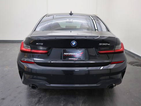 Used 2022 BMW 330e xDrive w/ M Sport Package image 4
