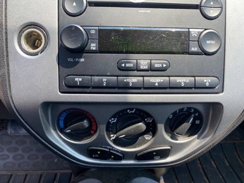 Used 2007 Ford Focus S FWD image 19