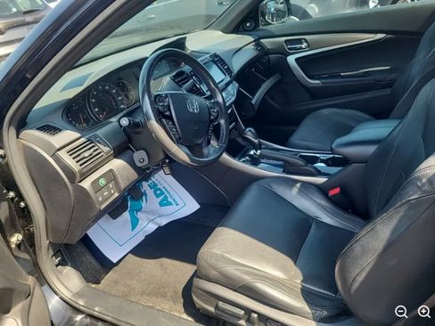 Used 2017 Honda Accord Touring image 8