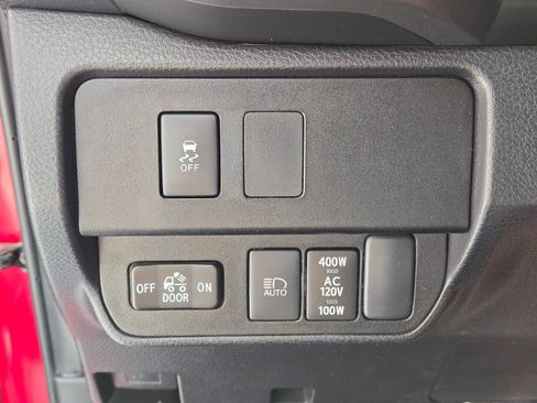 Used 2022 Toyota Tacoma TRD Off-Road AWD/4WD image 30