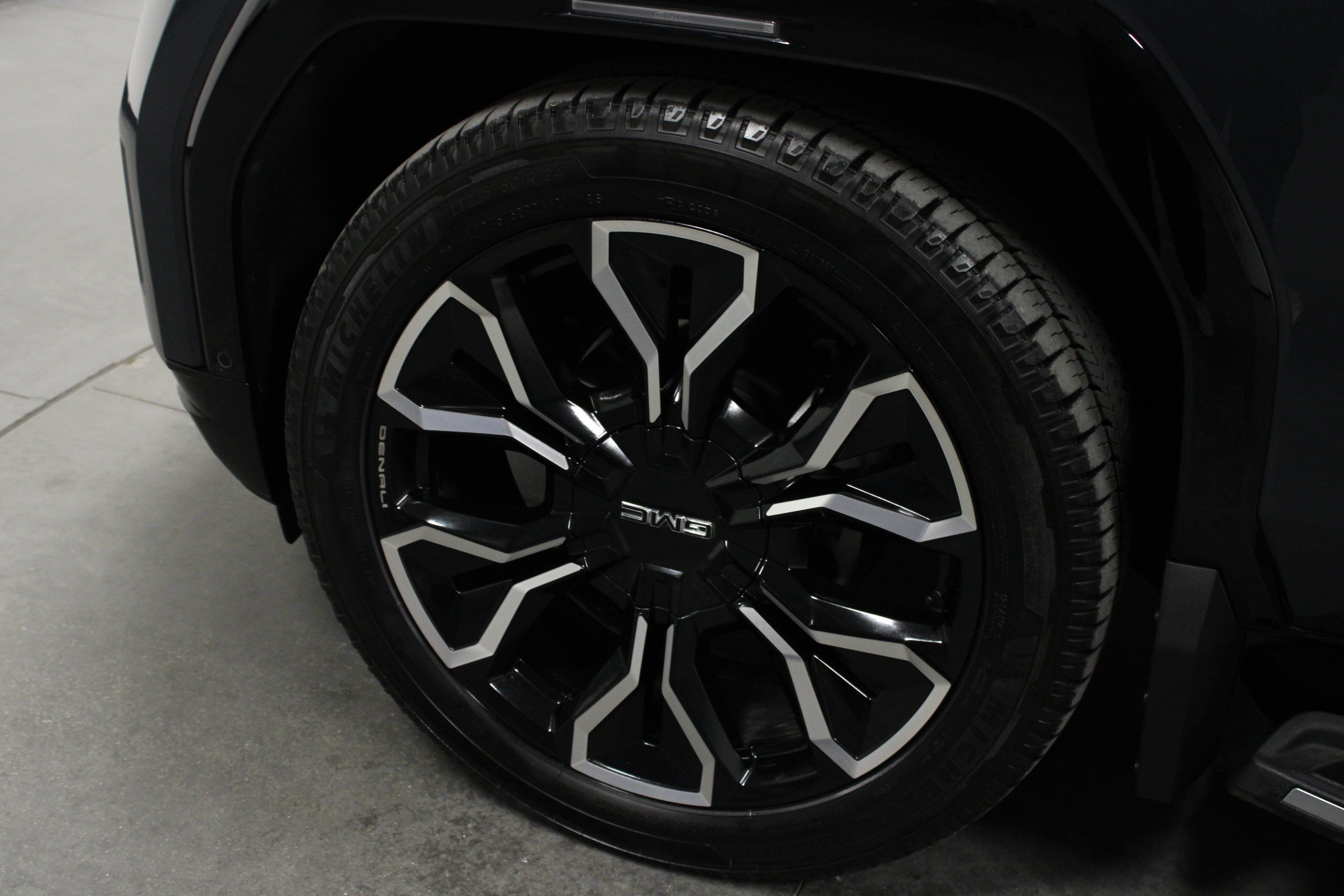 Used 2025 GMC Sierra EV Denali AWD/4WD image 10