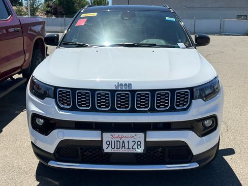 Used 2025 Jeep Compass Limited AWD/4WD image 2