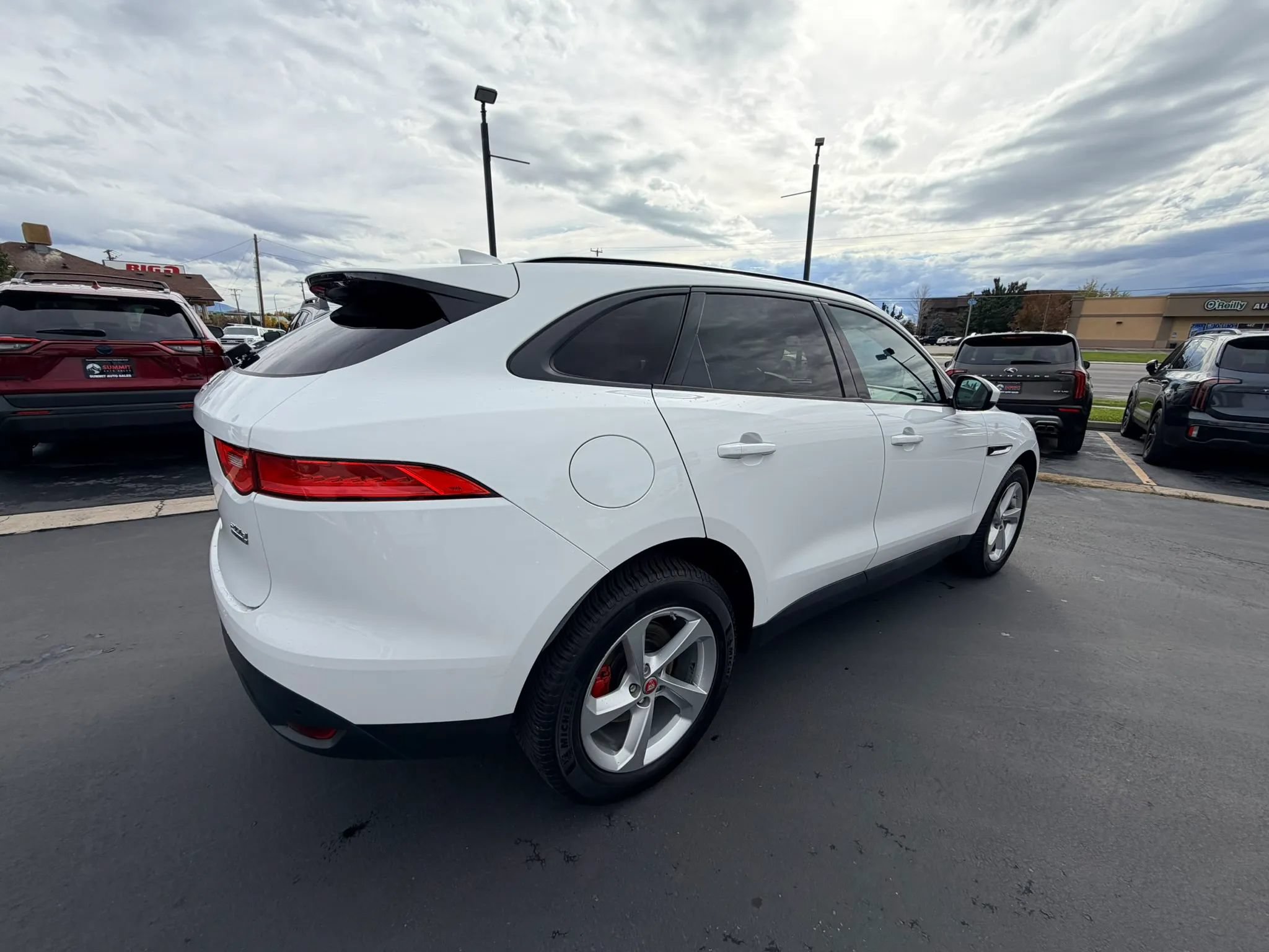 Used 2018 Jaguar F-PACE Premium AWD/4WD image 3
