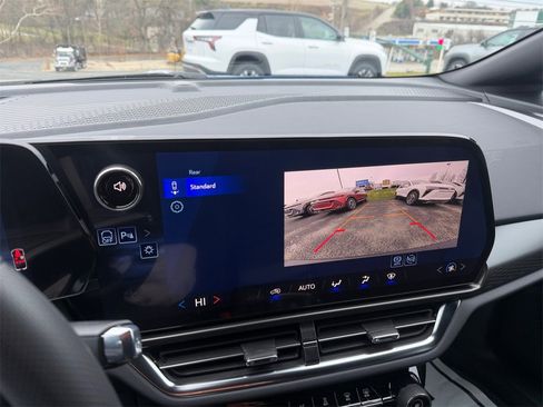 New 2026 Chevrolet Equinox EV LT image 18