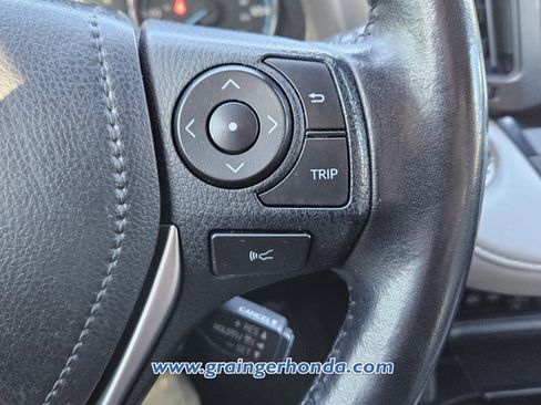 Used 2016 Toyota RAV4 Limited image 20