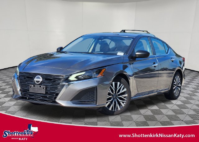 Used 2025 Nissan Altima 2.5 SV FWD image 1