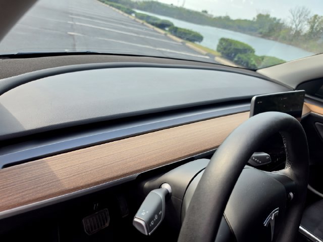 Used 2024 Tesla Model Y 2WD image 15