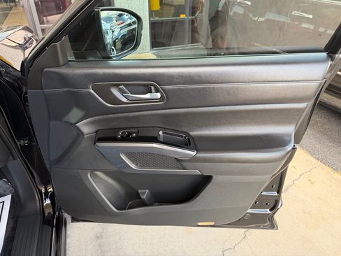 Used 2022 Nissan Pathfinder SL w/ SL Premium Package FWD image 34