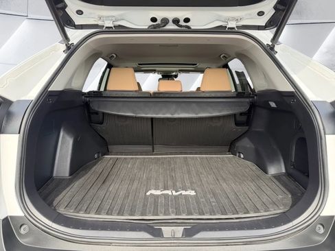 Used 2019 Toyota RAV4 XLE w/ Convenience Package image 20