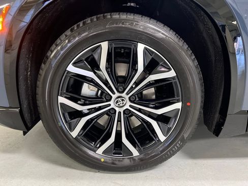 New 2026 Toyota Crown Signia AWD/4WD image 6
