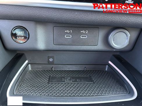 Used 2025 Nissan Rogue Platinum w/ Platinum Premium Package FWD image 12