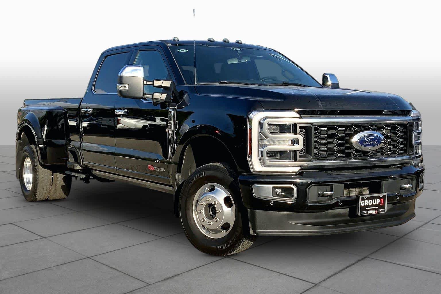 Used 2024 Ford F350 Platinum AWD/4WD image 3