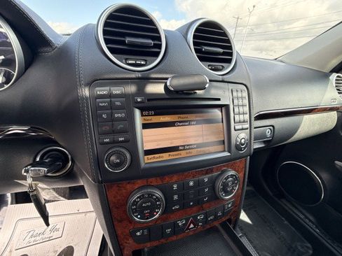 Used 2011 Mercedes-Benz GL 450 4MATIC image 12