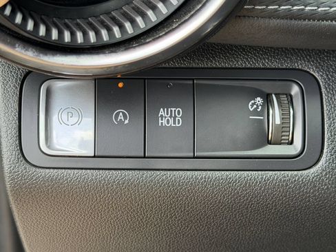 Used 2025 Chevrolet Equinox LT FWD image 24
