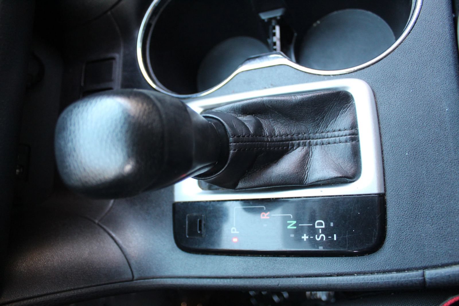 Used 2016 Toyota Highlander LE FWD image 25