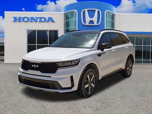 Used 2022 Kia Sorento S w/ Panoramic Sunroof Package FWD image 3