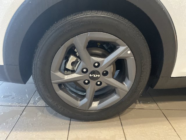 Used 2025 Kia K4 FWD image 35