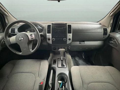 Used 2012 Nissan Frontier SV AWD/4WD image 9