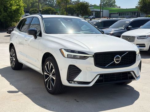 Used 2023 Volvo XC60 B5 Plus w/ Climate Package image 7