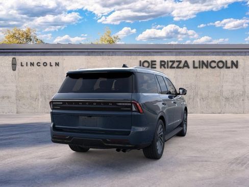 New 2026 Lincoln Navigator Premiere AWD/4WD image 8