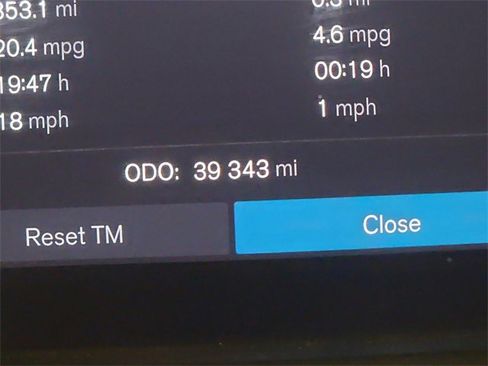 Used 2023 Volvo XC90 B6 Plus image 15