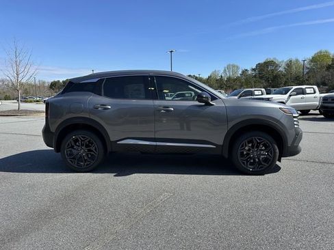 New 2026 Nissan Kicks SR FWD image 10