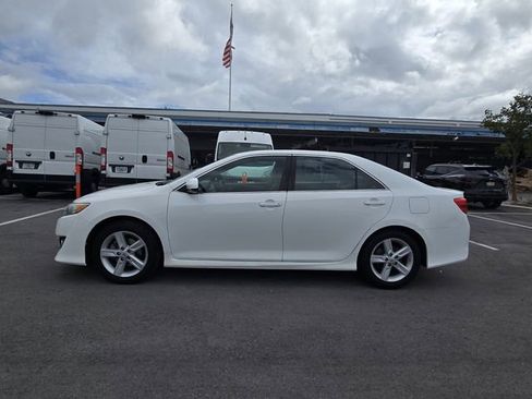Used 2014 Toyota Camry SE image 4