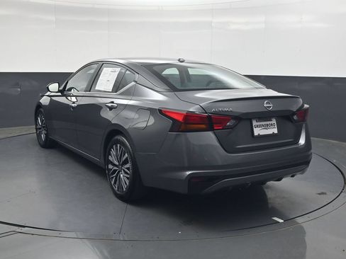 Used 2025 Nissan Altima 2.5 SV FWD image 7