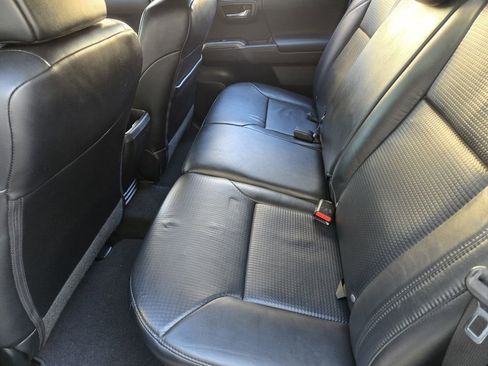 Certified 2019 Toyota Tacoma TRD Off-Road w/ TRD Premium Off Road Package image 20