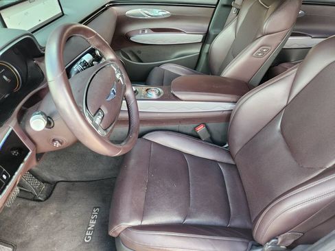 Used 2022 Genesis GV70 2.5T w/ Advanced Package AWD/4WD image 14