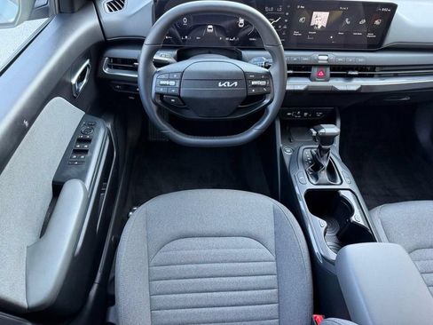 Used 2025 Kia K4 EX FWD image 9