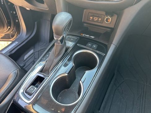 Used 2024 Chevrolet Equinox Premier AWD/4WD image 23