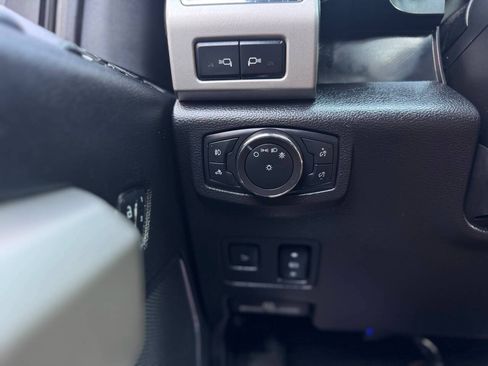 Used 2017 Ford F250 Lariat w/ Lariat Ultimate Package AWD/4WD image 22