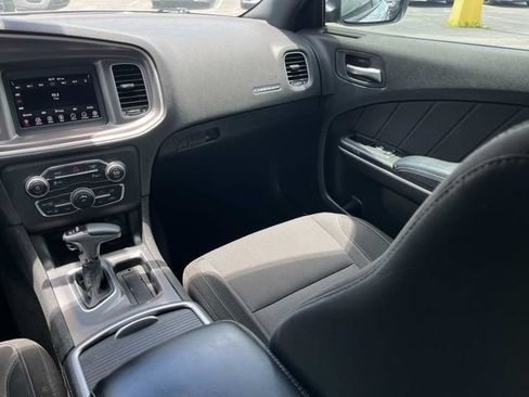 Used 2022 Dodge Charger SXT RWD image 16