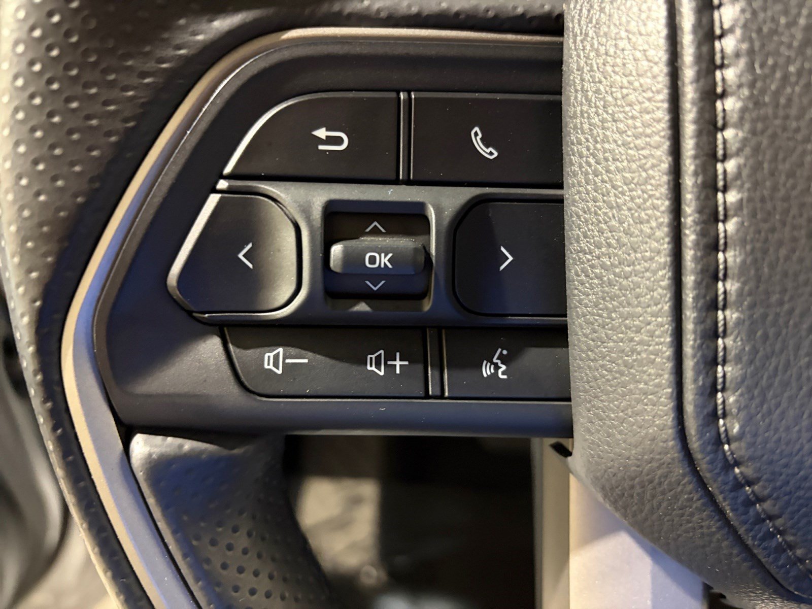 Certified 2025 Toyota 4Runner TRD Off-Road Premium AWD/4WD image 14