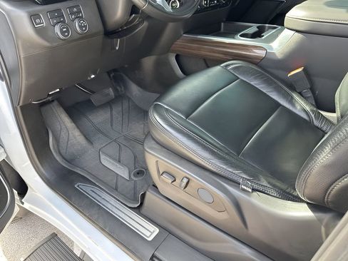 Used 2024 Chevrolet Silverado 3500 LT w/ Convenience Package image 28