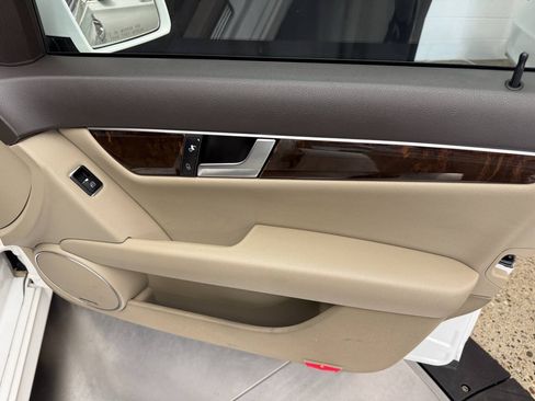 Used 2013 Mercedes-Benz C 250 Sedan image 21
