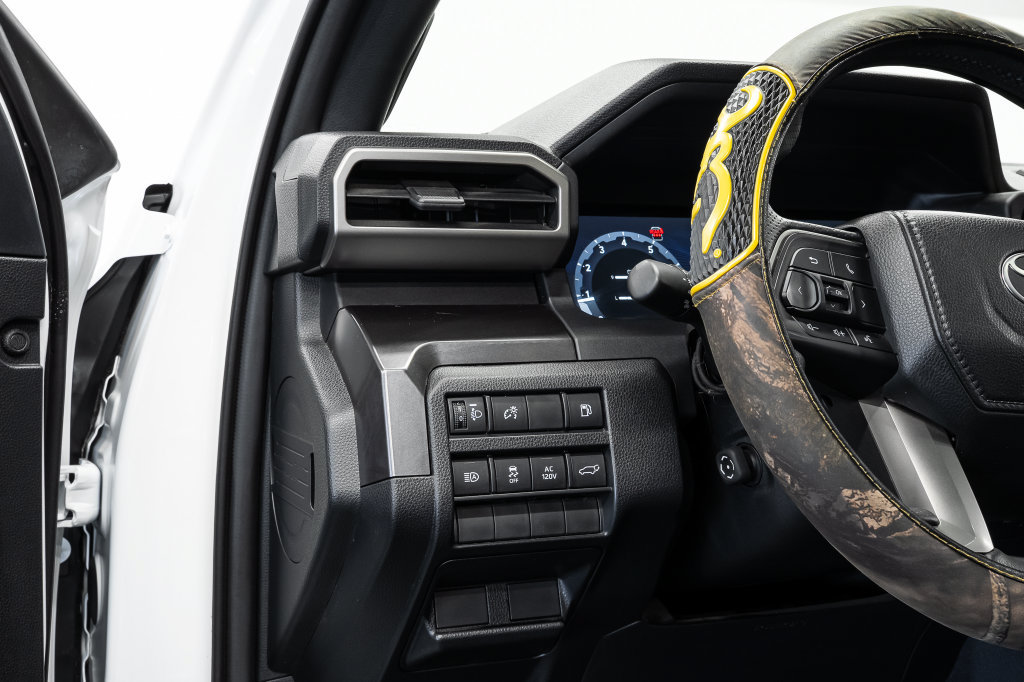 Used 2025 Toyota 4Runner TRD Off-Road Premium AWD/4WD image 24