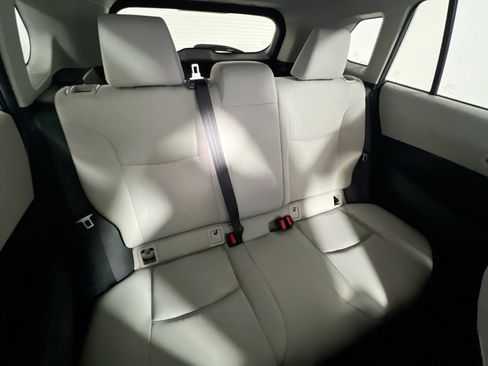 Used 2023 Toyota Corolla Cross LE image 33