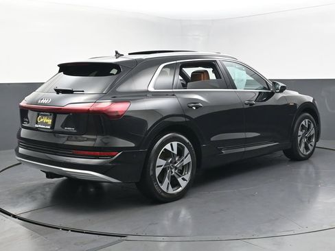 Used 2022 Audi e-tron Premium Plus w/ Premium Plus Package image 5