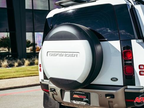 Used 2022 Land Rover Defender 90 X-Dynamic S image 33