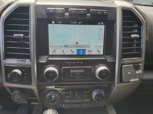 Used 2018 Ford F150 Lariat w/ Equipment Group 502A Luxury AWD/4WD image 30