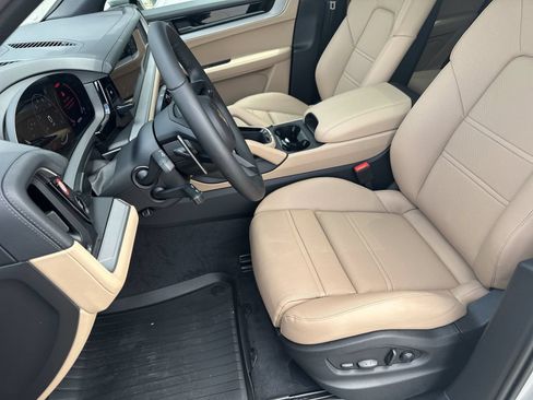 New 2026 Porsche Cayenne AWD/4WD image 5