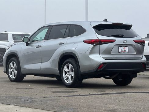 Certified 2023 Toyota Highlander L image 7