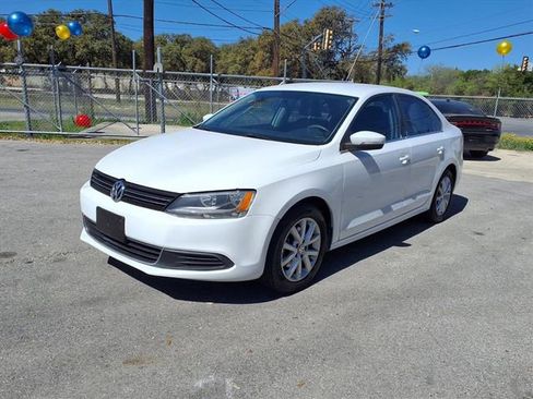 Used 2014 Volkswagen Jetta SE FWD image 3