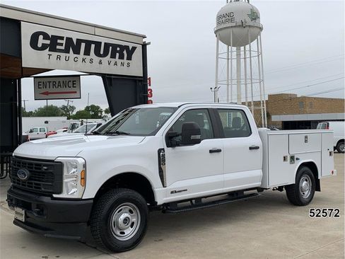 Used 2024 Ford F250 XL AWD/4WD image 1