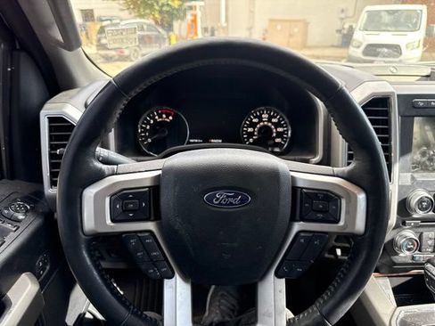 Used 2018 Ford F150 Lariat w/ Equipment Group 502A Luxury AWD/4WD image 17