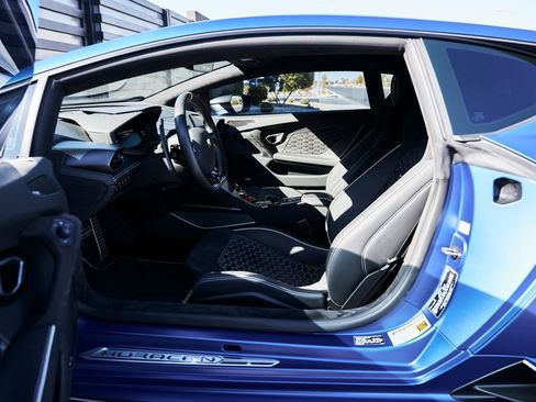 Used 2023 Lamborghini Huracan Tecnica RWD image 36