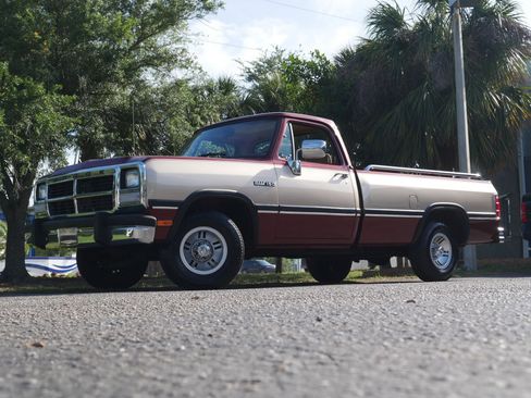 Used 1992 Dodge D/W Truck 150 RWD image 8