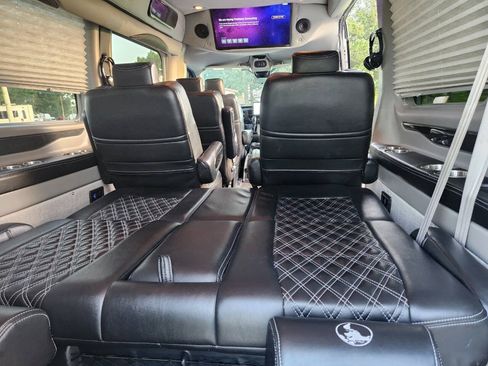 Used 2022 Ford Transit 250 Medium Roof AWD image 26